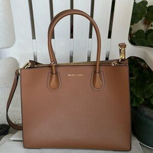 Brown Michael Kors Hand Bag/Crossbody Bag